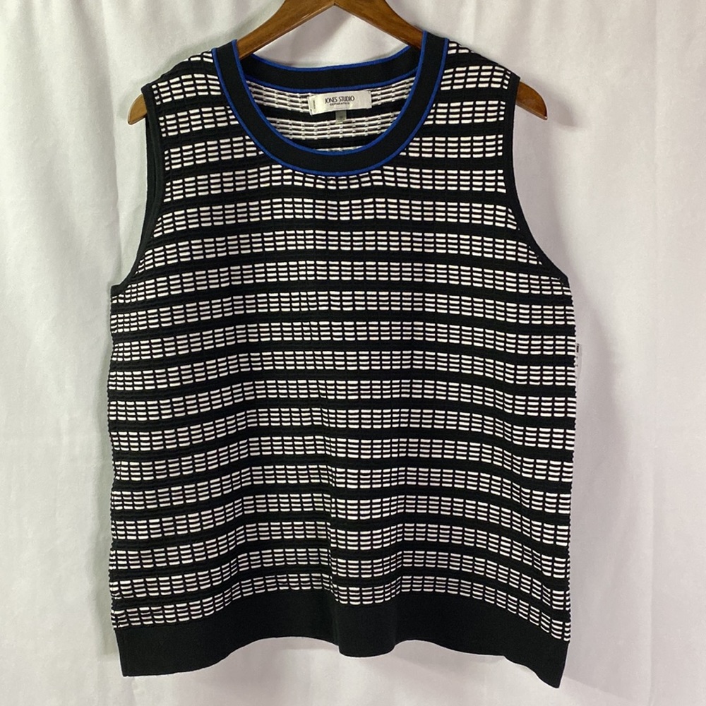 NWT Jones Studio Black & White Sweater Vest